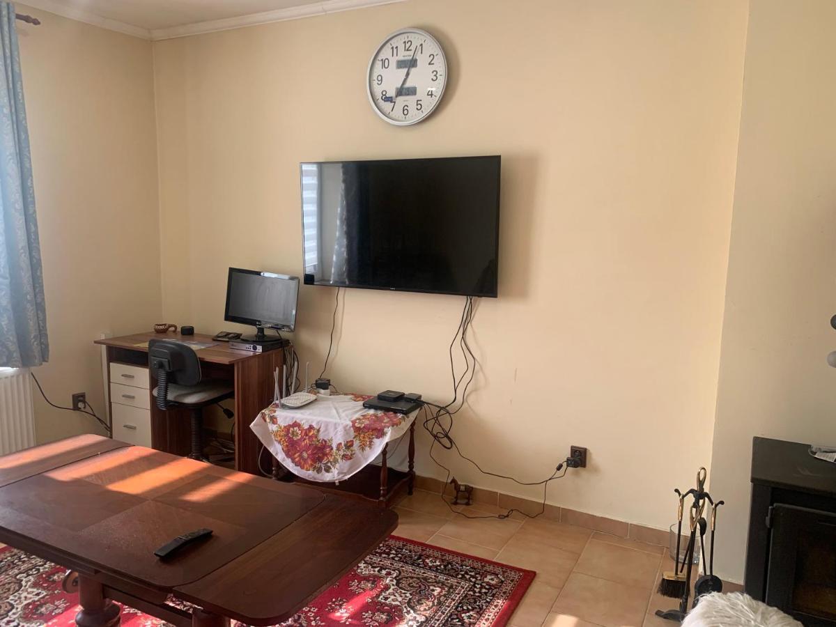 Ubytovani V Apartmanu, 2 Loznice, Na Farme Bzany Exterior foto